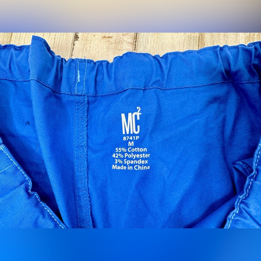 MC2 Scrub Set XL Blue Pocket V-Neck Top/ Medium Elastic Waist Cargo Bottom - Picture 5 of 14